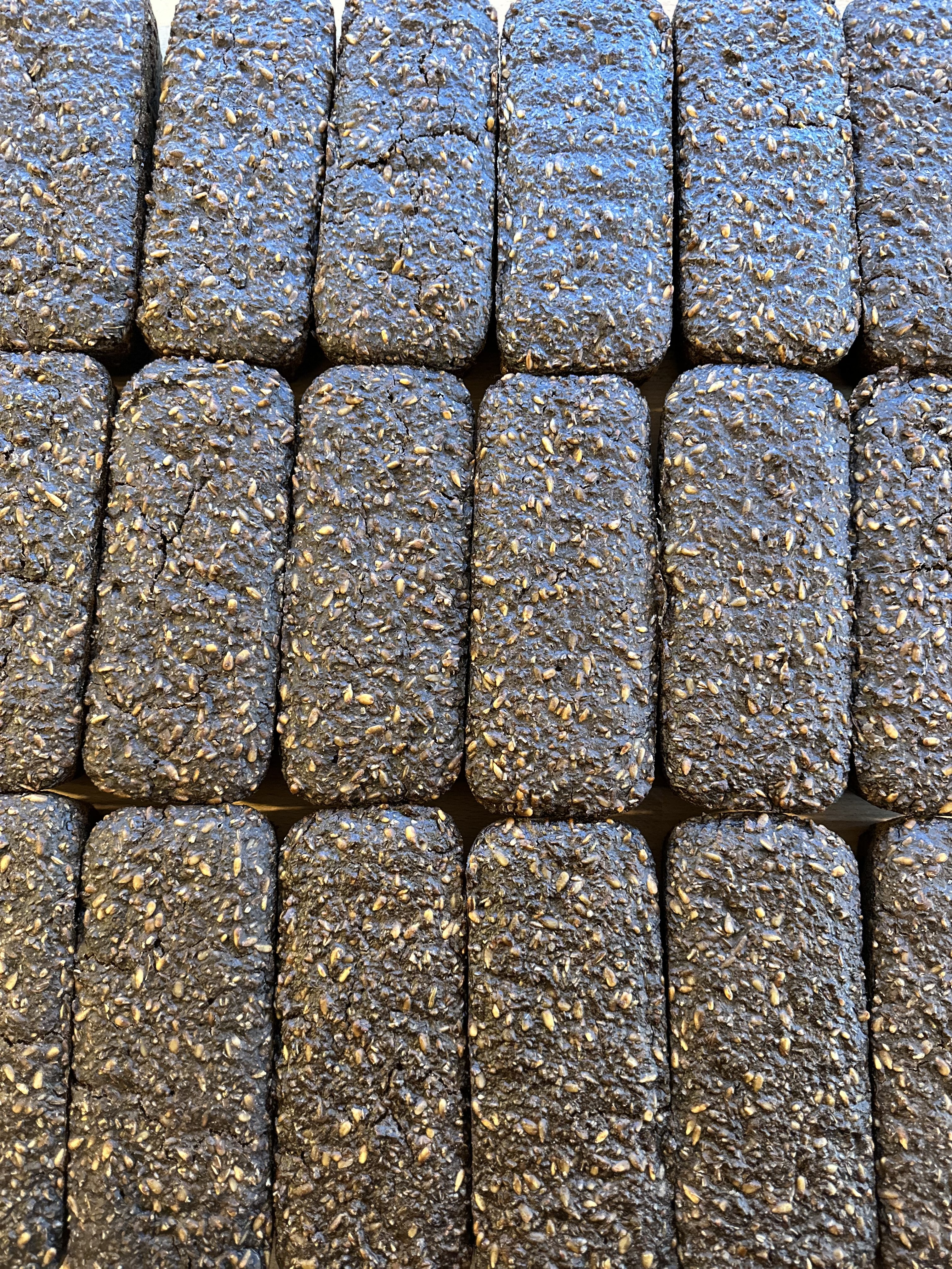 Knækket rugbrød